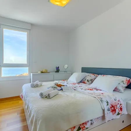 Sea Smile With Garage Parking Apartment